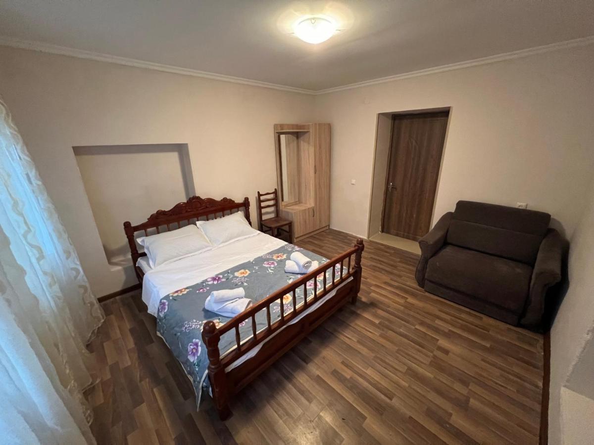 Cozy Apartment In The Centre Of Kutaiszi Kültér fotó