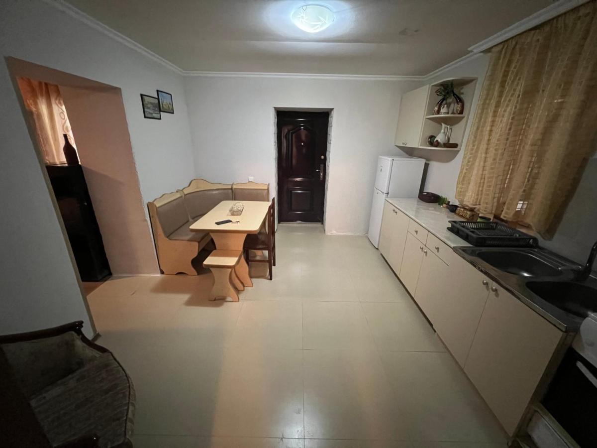 Cozy Apartment In The Centre Of Kutaiszi Kültér fotó